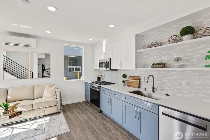 5518 11th Ave NW in Seattle, WA - Building Photo