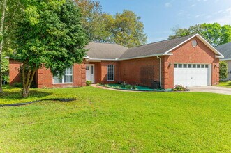 1729 Wren Way in Niceville, FL - Building Photo - Building Photo