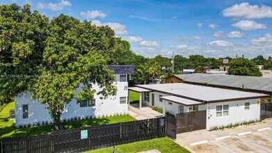 1335 NE 5th Ave in Fort Lauderdale, FL - Foto de edificio - Building Photo