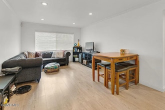 1340 E Hillcrest Dr in Thousand Oaks, CA - Building Photo - Building Photo