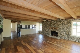 460 S Bridge View Dr in Anaheim, CA - Building Photo - Building Photo