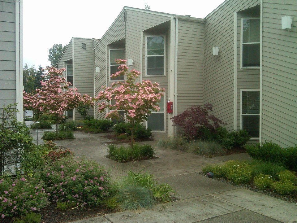 Prestige Townhomes in Puyallup, WA - Building Photo