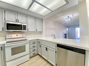 38683 Huntington Cir in Fremont, CA - Building Photo - Building Photo