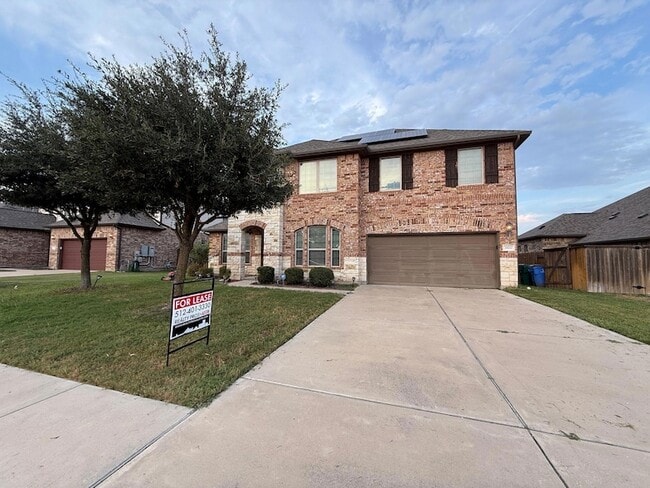 3900 Crispin Hall Ln in Pflugerville, TX - Foto de edificio - Building Photo
