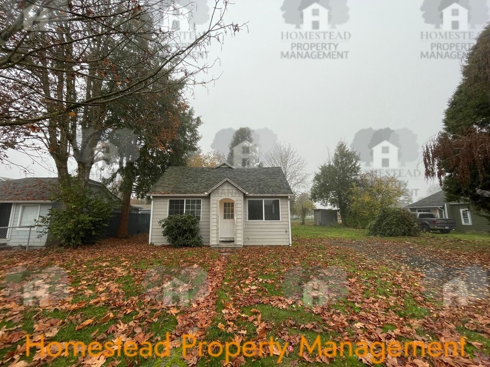 2915 Evergreen Ave NE in Salem, OR - Foto de edificio
