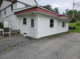 43 Milton Tpke, Unit B in Milton, NY - Building Photo