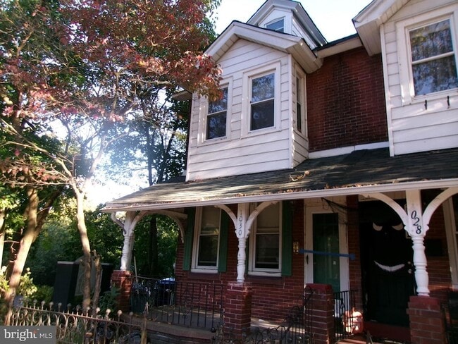 1030 Radcliffe St in Bristol, PA - Foto de edificio - Building Photo