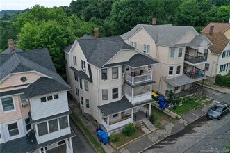 19 Howard St in Waterbury, CT - Building Photo - Building Photo