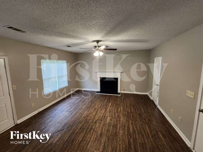 2882 Ward Lake Way in Ellenwood, GA - Foto de edificio - Building Photo