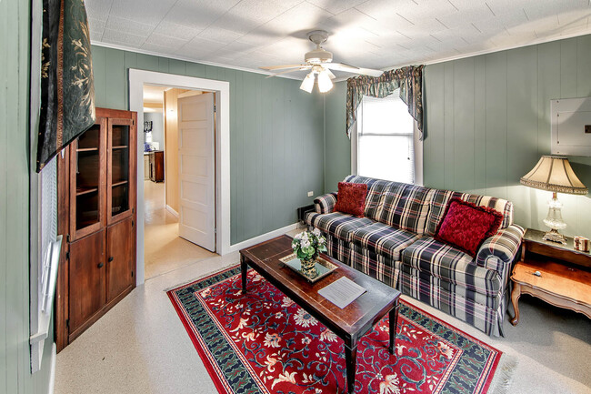 property at 123 N 10th St