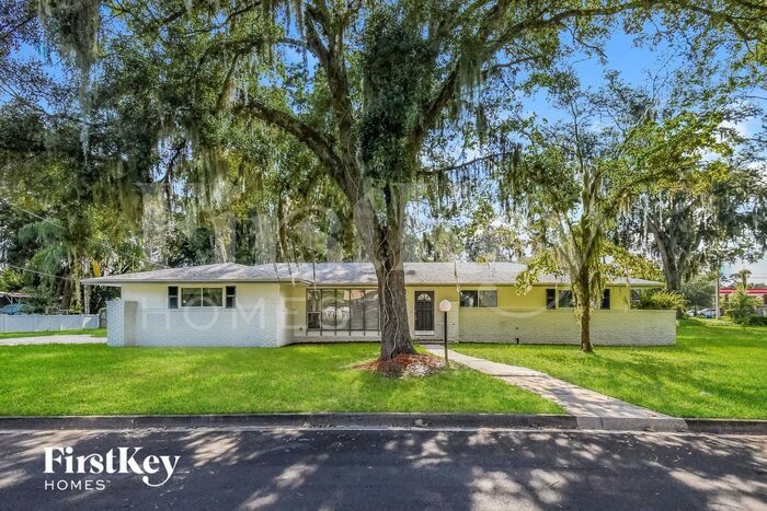1010 Anna Ave in Orange Park, FL - Building Photo