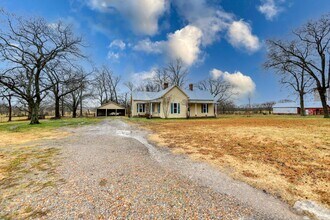 2030 Spring Creek Rd in Lebanon, TN - Building Photo - Building Photo