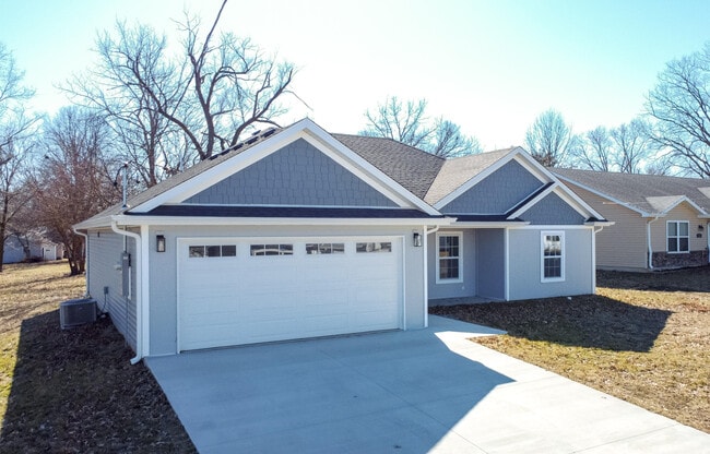 property at 524 W Maple St