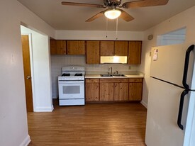 104 Hinchey Ave, Unit 1 in Lancaster, NY - Building Photo