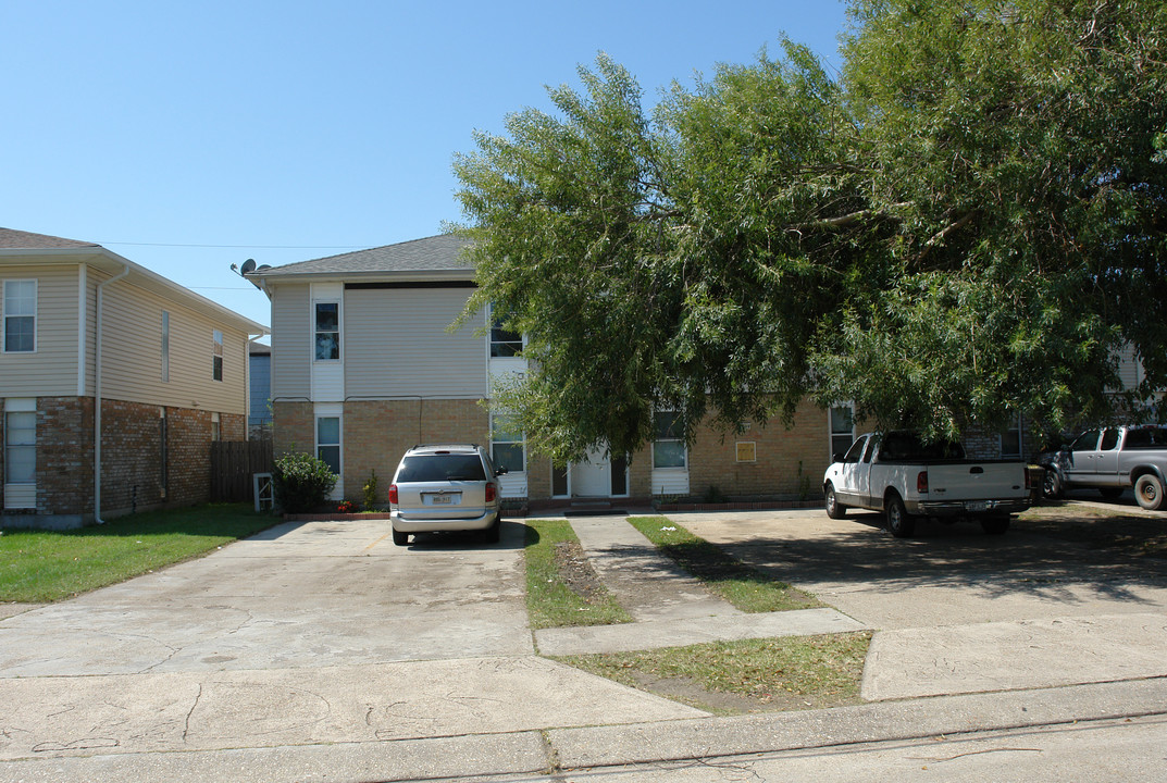 2308 Richland Ave in Metairie, LA - Building Photo