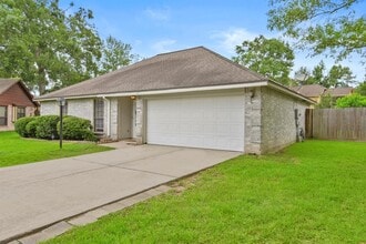 2035 Woodhue Dr in Spring, TX - Building Photo - Building Photo