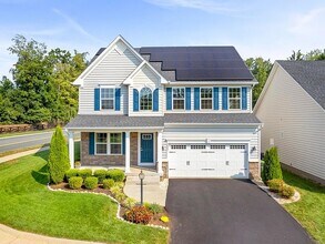 3007 Sun Valley Dr, Unit Apartment in Charlottesville, VA - Foto de edificio - Building Photo