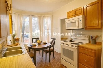 11 Gilchrest St in Thomaston, ME - Building Photo - Building Photo