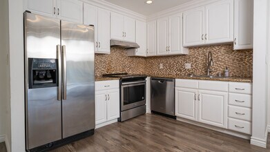 102 Scholz Plz, Unit PH #37 in Newport Beach, CA - Building Photo - Building Photo