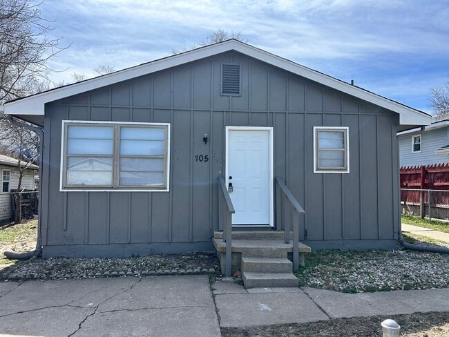 property at 705 W 12th St