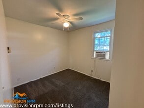 7826 Bodkin View Dr in Pasadena, MD - Foto de edificio - Building Photo