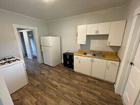 149 Market St, Unit 151-B in Yorkville, OH - Building Photo