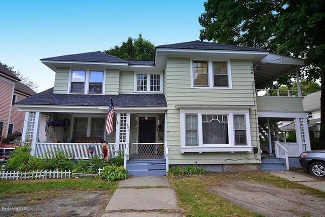 201 2nd St in Pittsfield, MA - Foto de edificio - Building Photo