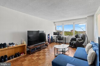 1301 Delaware Ave SW, Unit N725 in Washington, DC - Building Photo - Building Photo