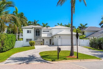 465 Golden Beach Dr in Golden Beach, FL - Building Photo - Building Photo