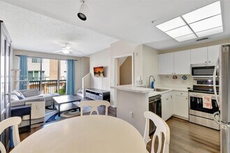 2107 SE 10th Ave in Fort Lauderdale, FL - Building Photo - Building Photo