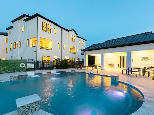 2720 Grand Fountains Dr in Houston, TX - Building Photo - Building Photo