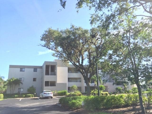 1001 Islamorada Blvd in Punta Gorda, FL - Building Photo