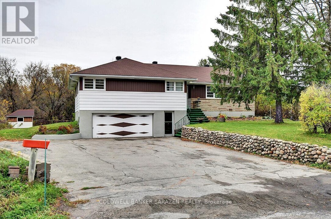 5495 R. Bank Street in Ottawa, ON - Building Photo