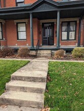 402 N Main St, Unit Apt #1 in Greensburg, PA - Building Photo - Building Photo