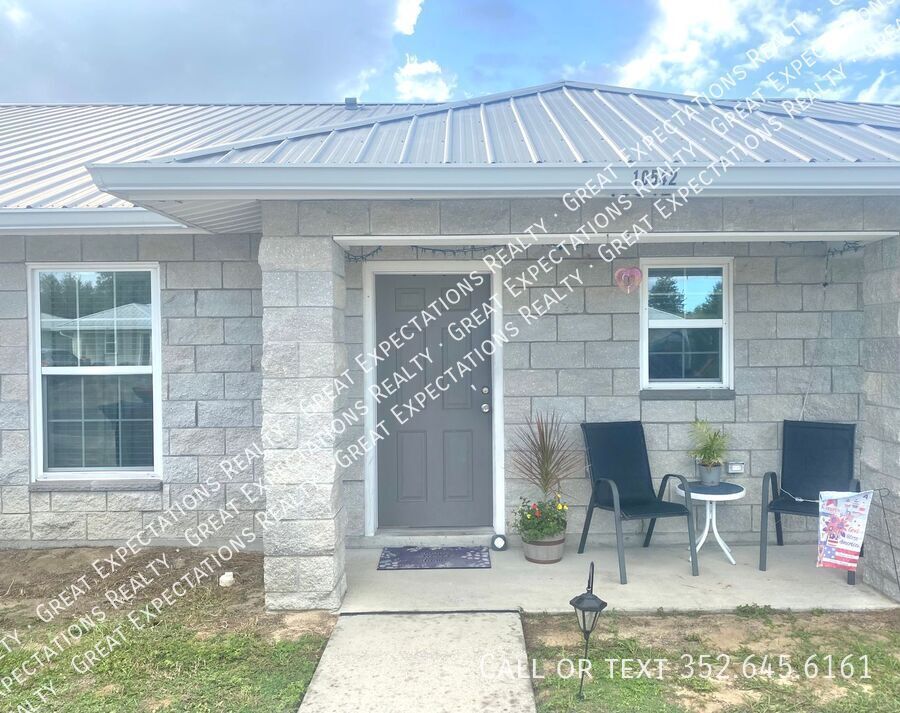 10542 SE 67 Ct in Belleview, FL - Building Photo