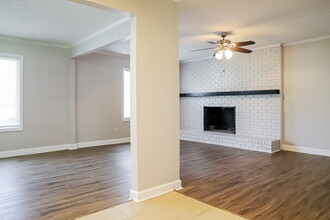 302 Wren Cir in Austell, GA - Building Photo - Building Photo