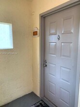 8353 Lake Dr in Doral, FL - Building Photo - Building Photo