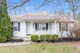 1202 Oldstone Ct in La Vergne, TN - Building Photo