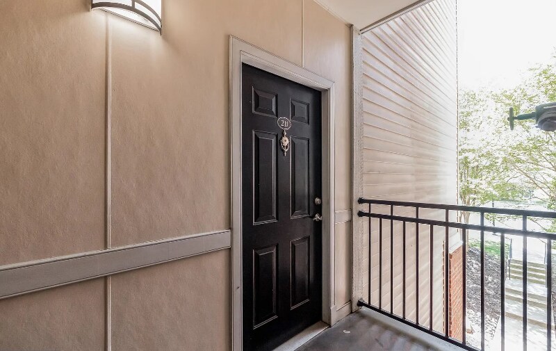 12913 Centre Park Cir in Herndon, VA - Building Photo
