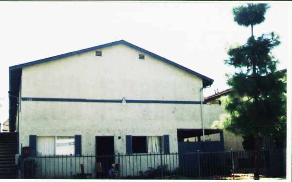 622 E Pine St in Santa Ana, CA - Building Photo - Building Photo