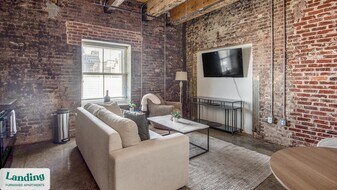 99 S Front St in Memphis, TN - Building Photo