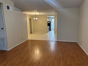 2121 Hepburn St in Houston, TX - Building Photo - Building Photo