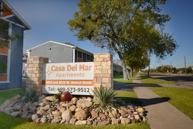 Casa Del Mar RG LLC in Garland, TX - Foto de edificio - Building Photo