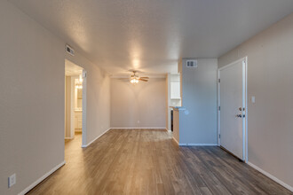 Darlington Oaks & Midtown Flats in Tulsa, OK - Foto de edificio - Interior Photo