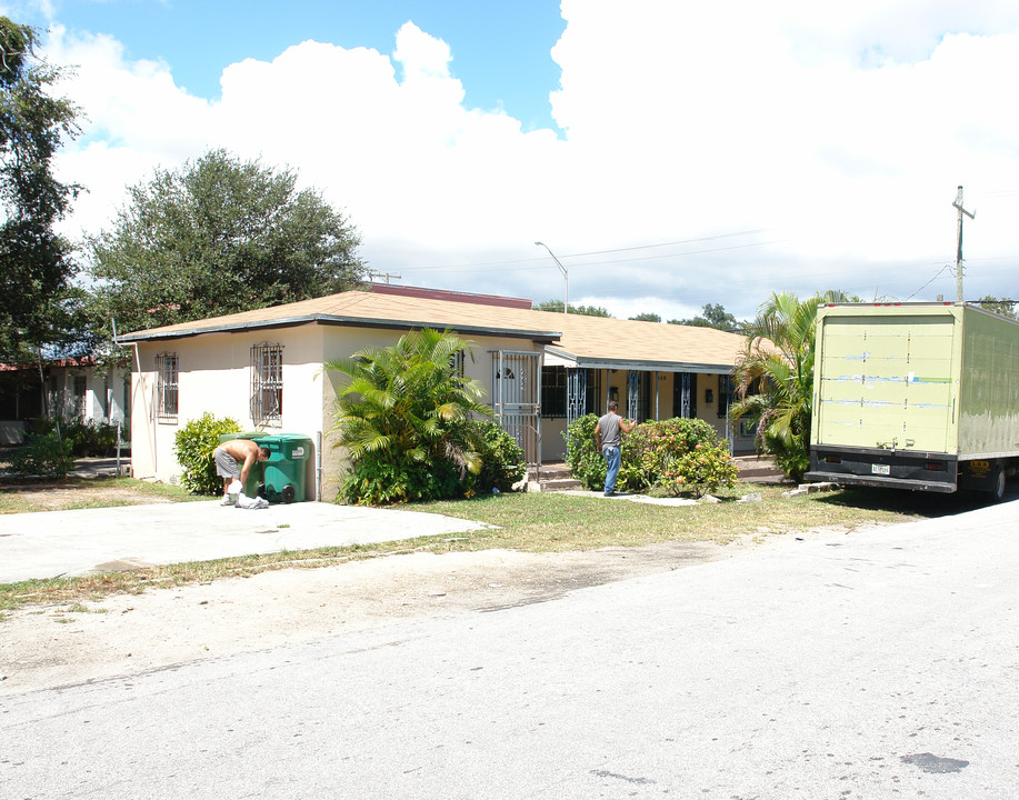 360 NE 82nd St in Miami, FL - Building Photo