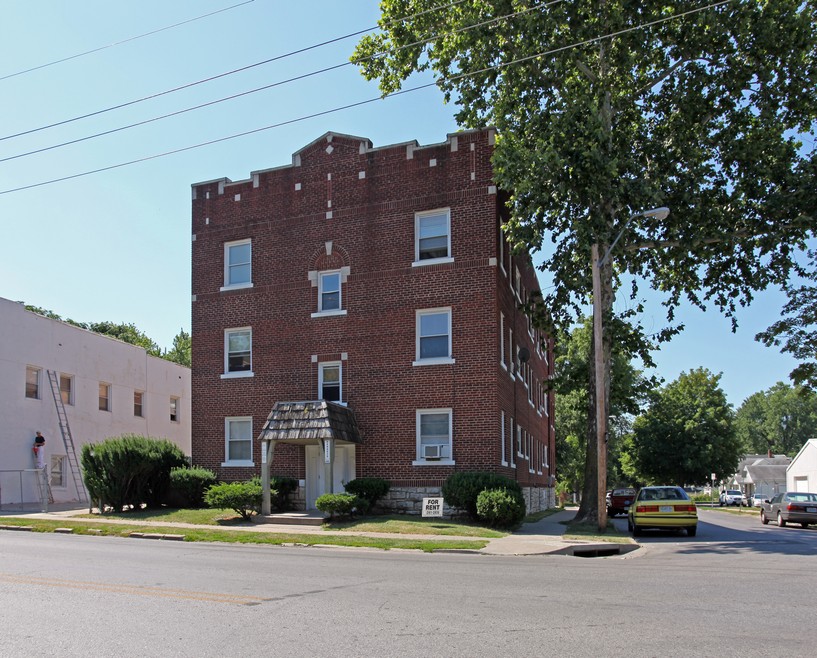 Gravois Apartments in St. Louis, MO - Building Photo