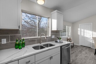 401 S Ballas Rd in Kirkwood, MO - Building Photo - Building Photo