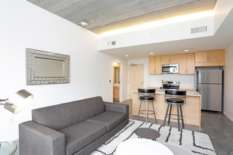 219 E Grand in Des Moines, IA - Foto de edificio - Interior Photo