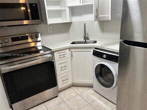 335 SW 20th St in Fort Lauderdale, FL - Building Photo - Building Photo