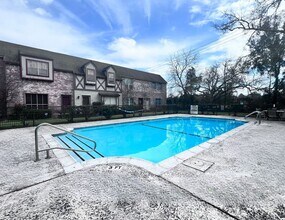 14711 Barryknoll Ln in Houston, TX - Building Photo - Building Photo